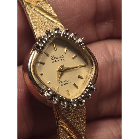 Vintage Armitron Deauville Diamond 19mm Ladies\' Gold Tone Bracelet Watch. 7\